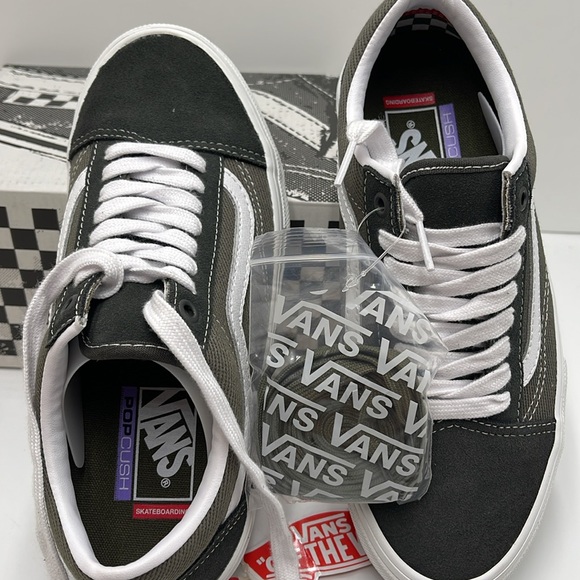 Vans WMNS Skate Old Skool 
Twill Grape Leaf
VN0A5FCB50K
SNEAKERS - Picture 12 of 16